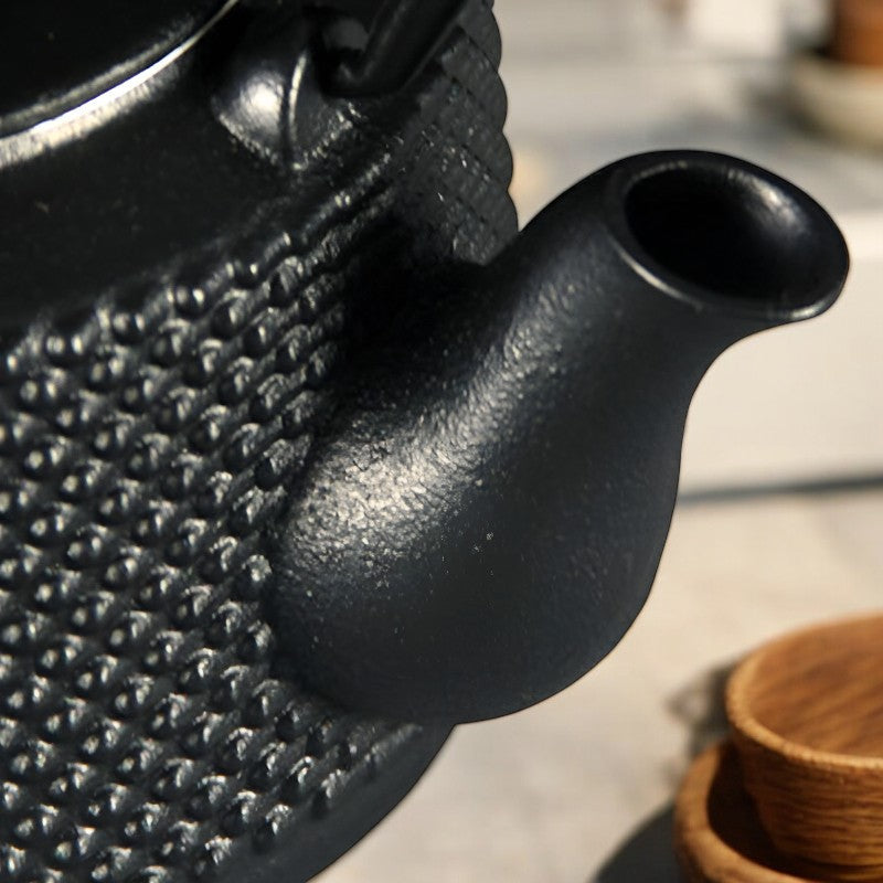 Gusseisen Teekanne mit Teefilter