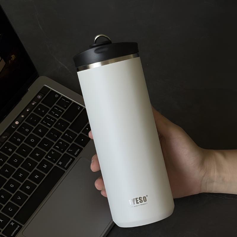 Isolierter Reisebecher