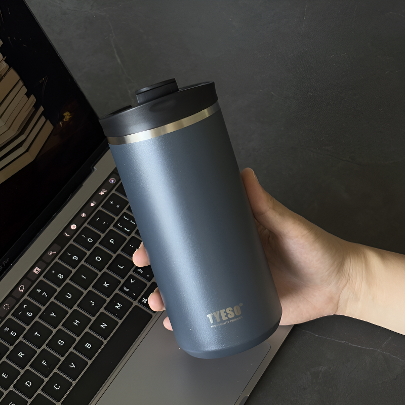 Isolierter Reisebecher