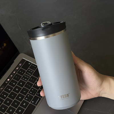 Isolierter Reisebecher