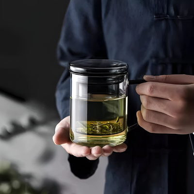 Robuster Becher mit Filter