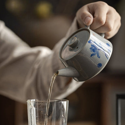 Vintage blaue Teekanne