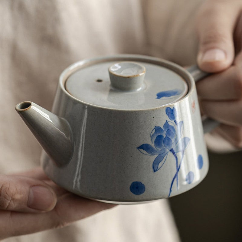 Vintage blaue Teekanne