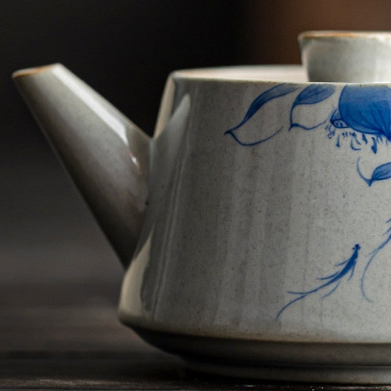 Vintage blaue Teekanne