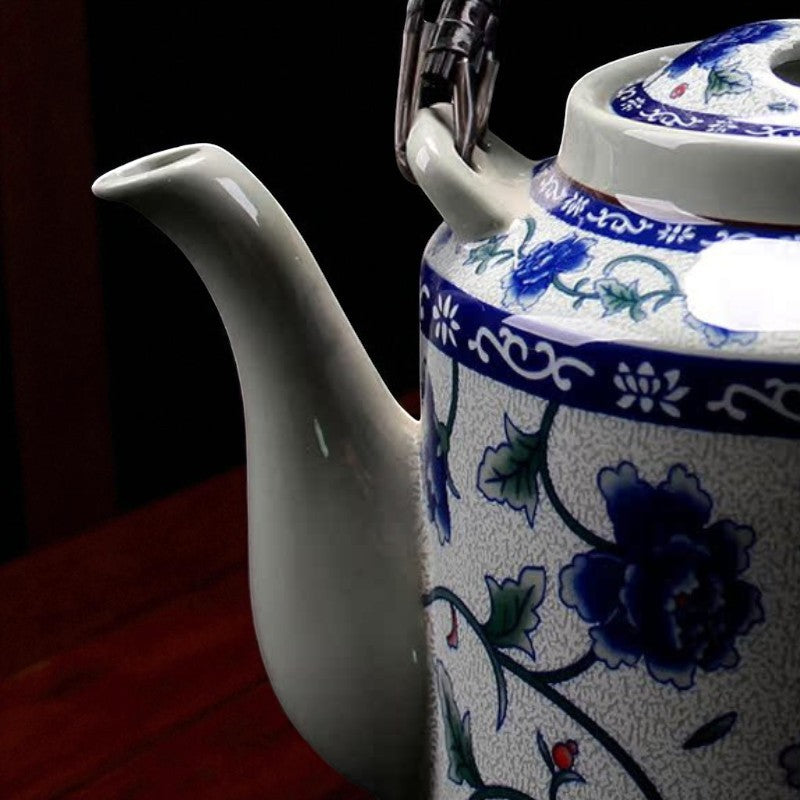 Antike blaue Porzellan Teekanne