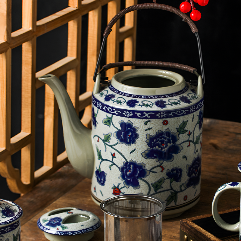 Antike blaue Porzellan Teekanne