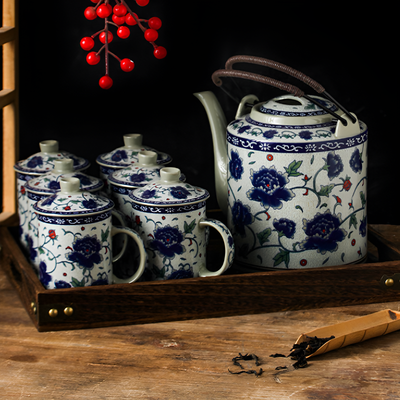 Antike blaue Porzellan Teekanne