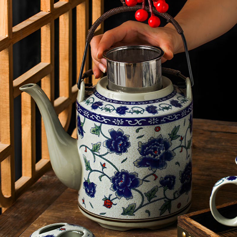 Antike blaue Porzellan Teekanne