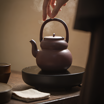 Antike japanische Teekanne