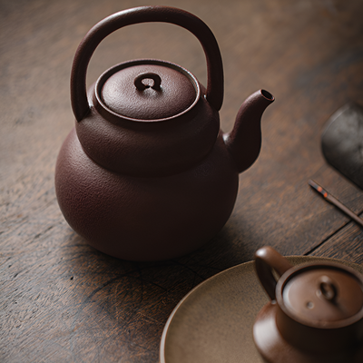 Antike japanische Teekanne