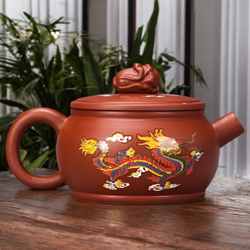 Antike Teekanne aus Ton