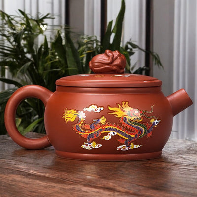 Antike Teekanne aus Ton