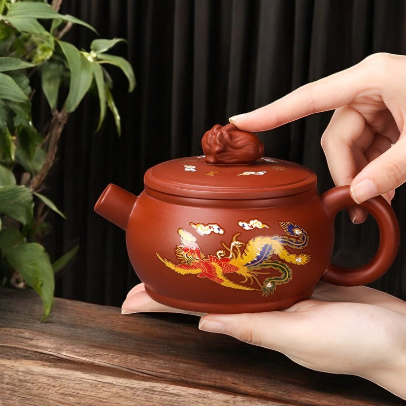 Antike Teekanne aus Ton