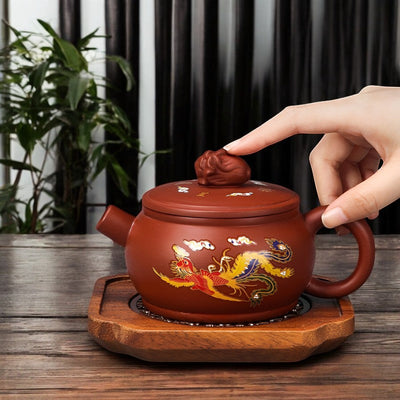 Antike Teekanne aus Ton