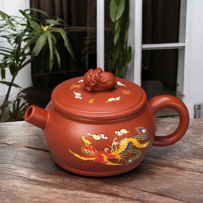 Antike Teekanne aus Ton