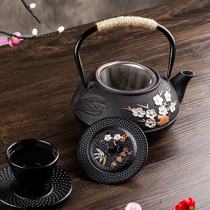 Chinesische gusseiserne Teekanne mit Blumenmuster