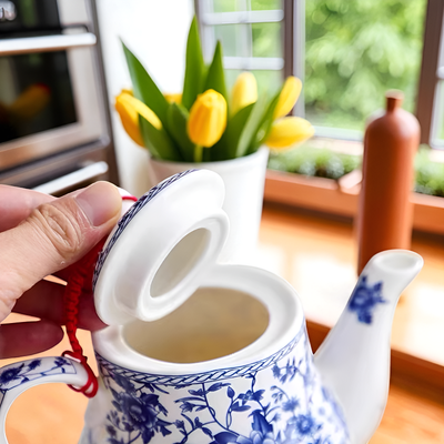 Chinesische Teekanne blau und weiß