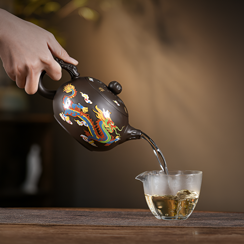 Chinesische Teekanne Drache