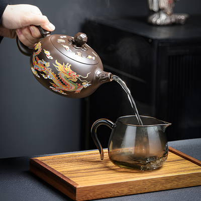 Chinesische Teekanne Drache