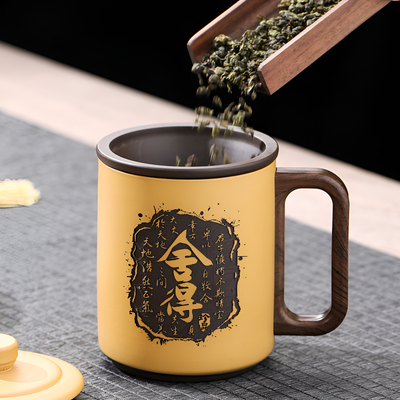 Chinesische Teetasse mit Filter und Deckel