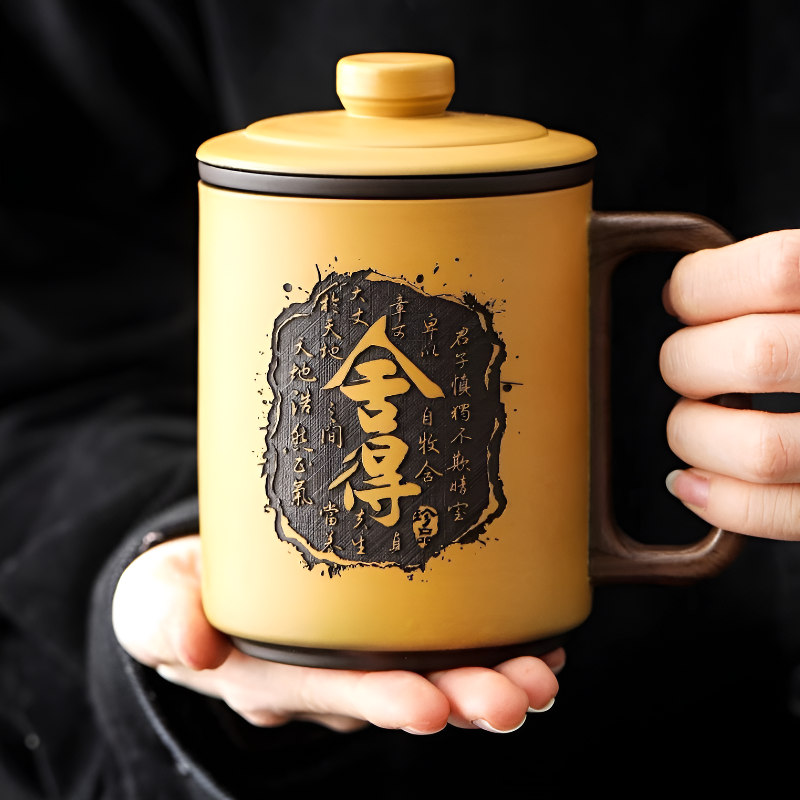 Chinesische Teetasse mit Filter und Deckel