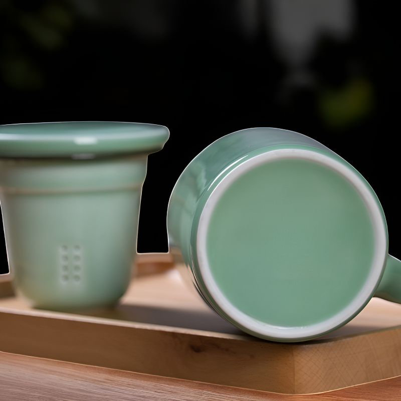 Chinesische Teetasse mit Sieb