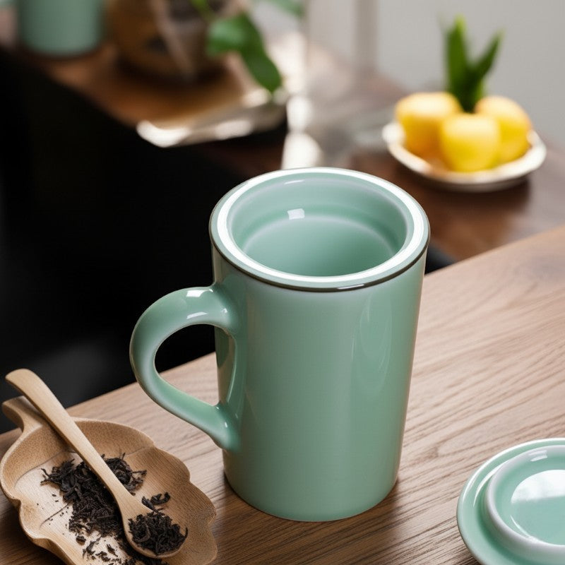 Chinesische Teetasse mit Sieb
