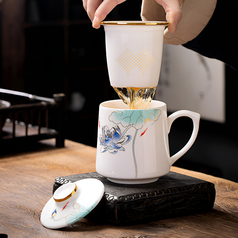 Chinesischer Becher mit Filter