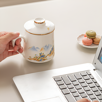 Chinesischer Becher mit Filter