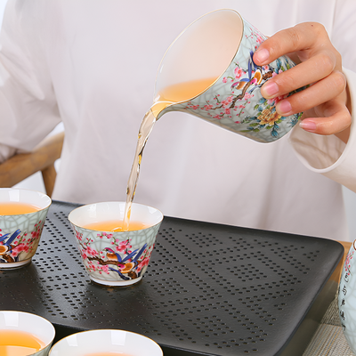 Chinesisches Porzellan-Teeservice mit Vogeldekor