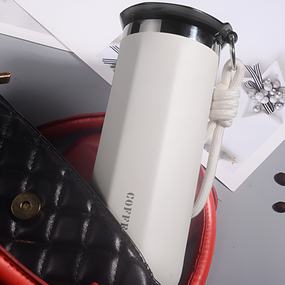 Design isolierter Becher