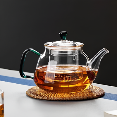 Einfache transparente Teekanne
