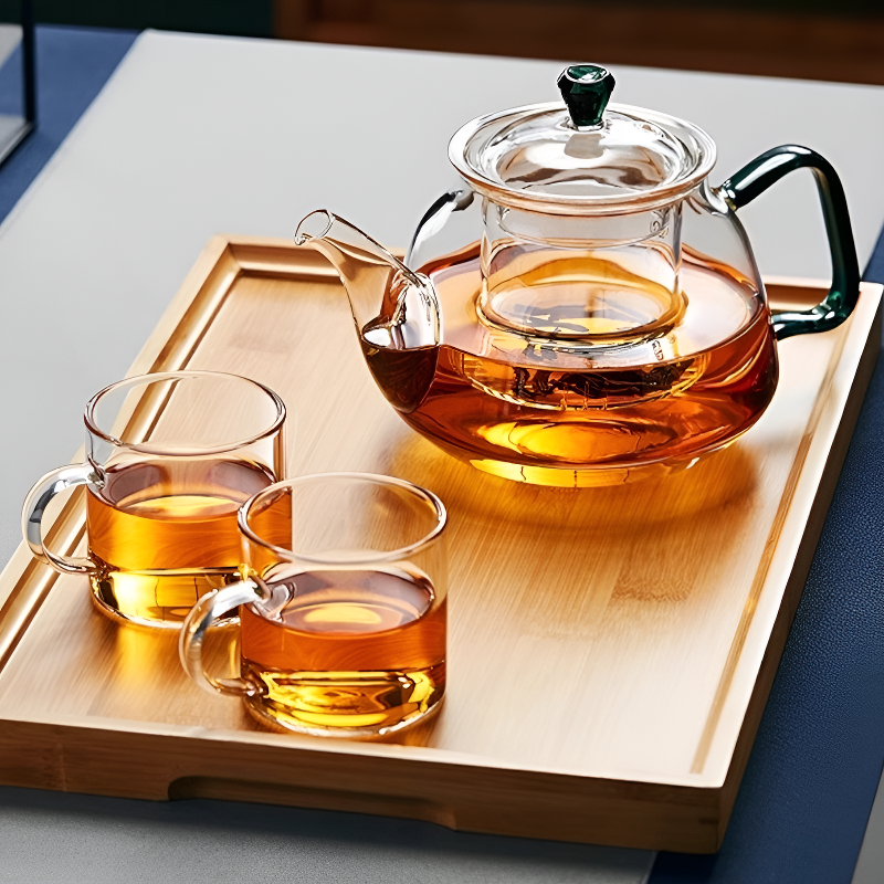 Einfache transparente Teekanne