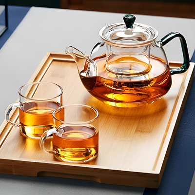 Einfache transparente Teekanne