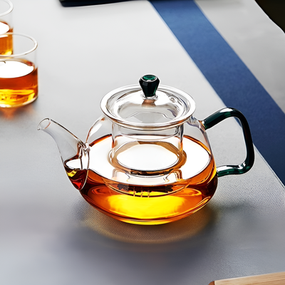 Einfache transparente Teekanne