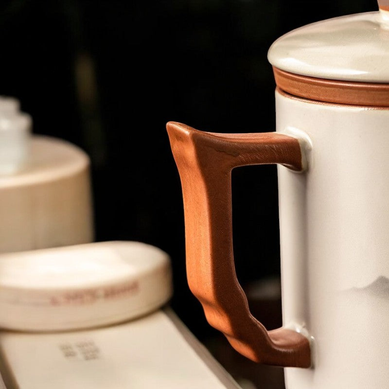 Eleganter Becher mit Filter