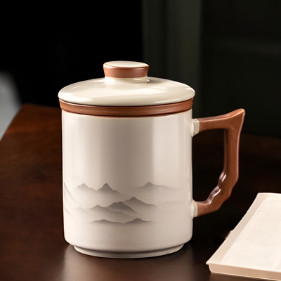 Eleganter Becher mit Filter