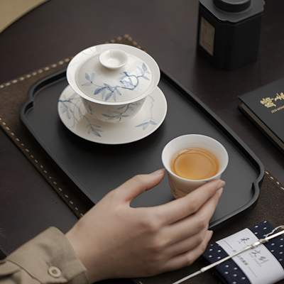 Eleganter Gaiwan aus Porzellan