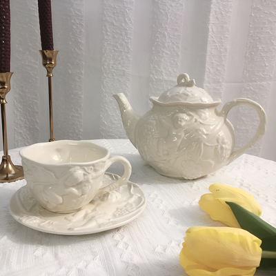 Englische Teekanne romantisches Dekor