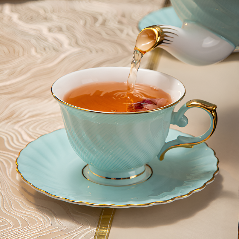 Englische Teekanne vergoldet