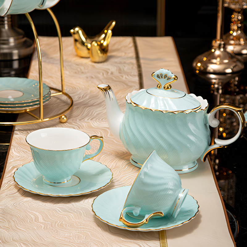 Englische Teekanne vergoldet