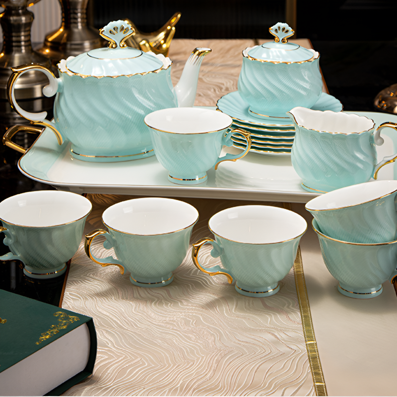 Englische Teekanne vergoldet