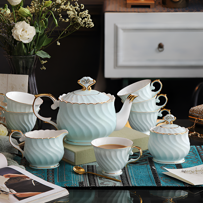 Englische Teekanne vergoldet