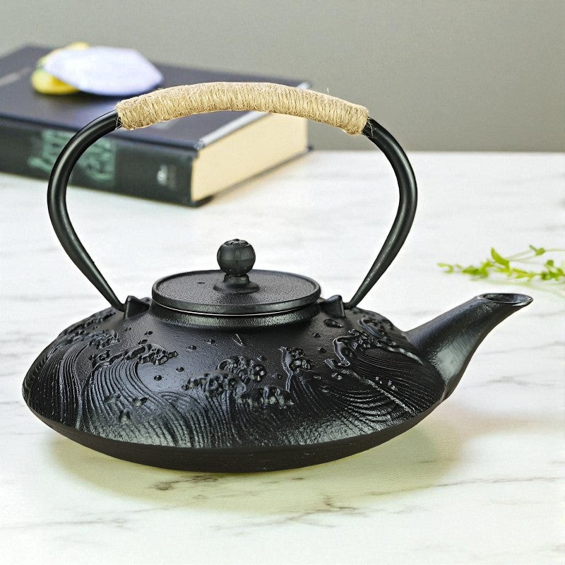 Flache Gusseisen Teekanne