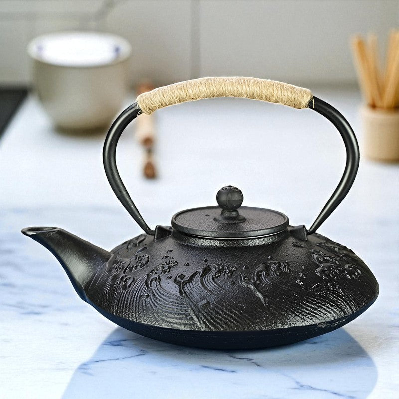Flache Gusseisen Teekanne