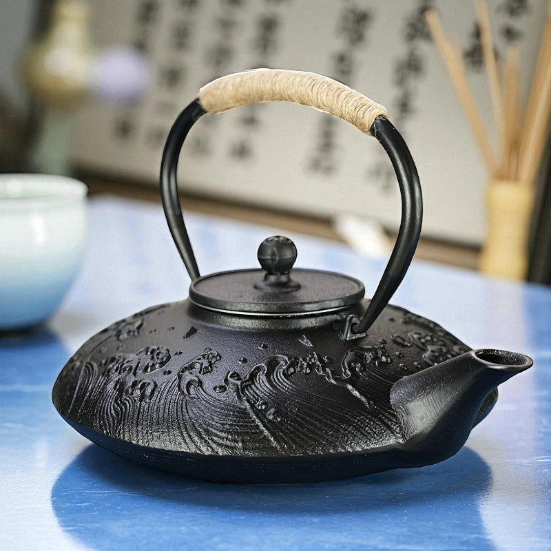 Flache Gusseisen Teekanne