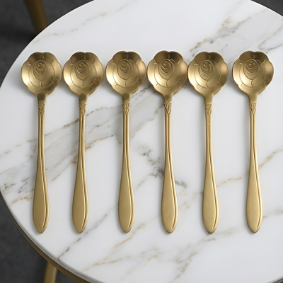 Geblümter Teelöffel