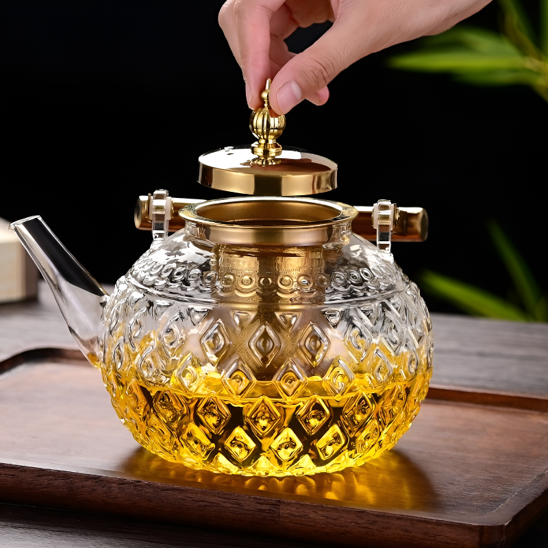 Glas-Teekanne mit Sieb