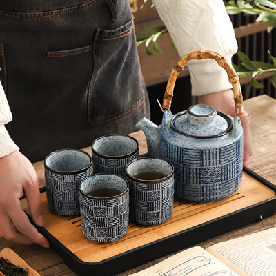 Große chinesische Teekanne