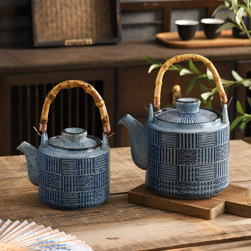 Große chinesische Teekanne